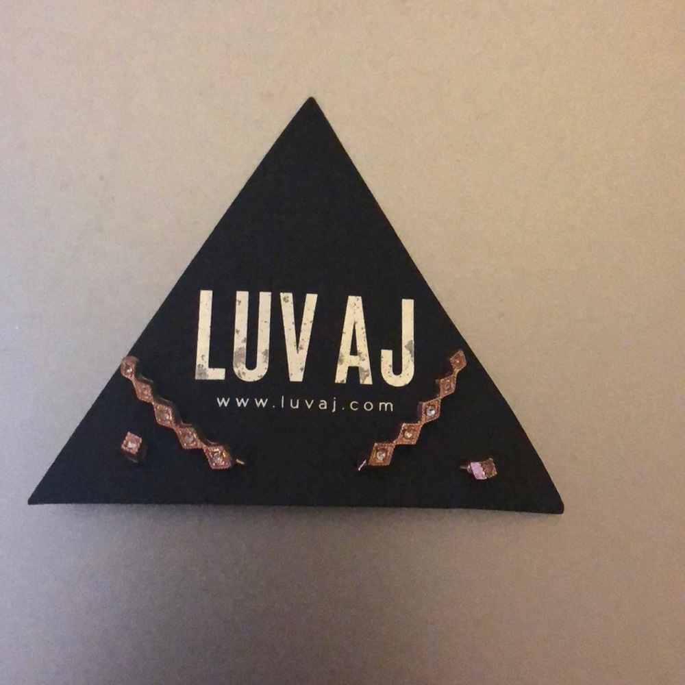 Luv aj earring set